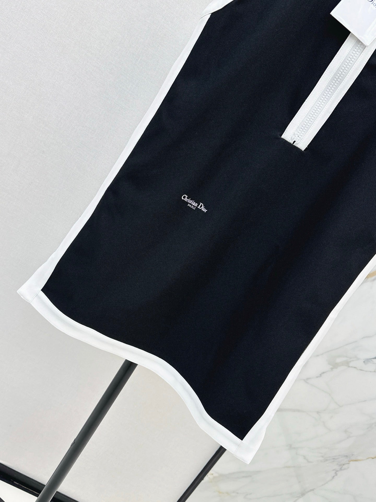 CD 25SS sleeveless dress