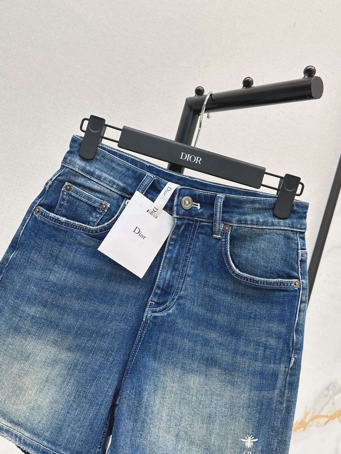 CD 25ss embroidered short