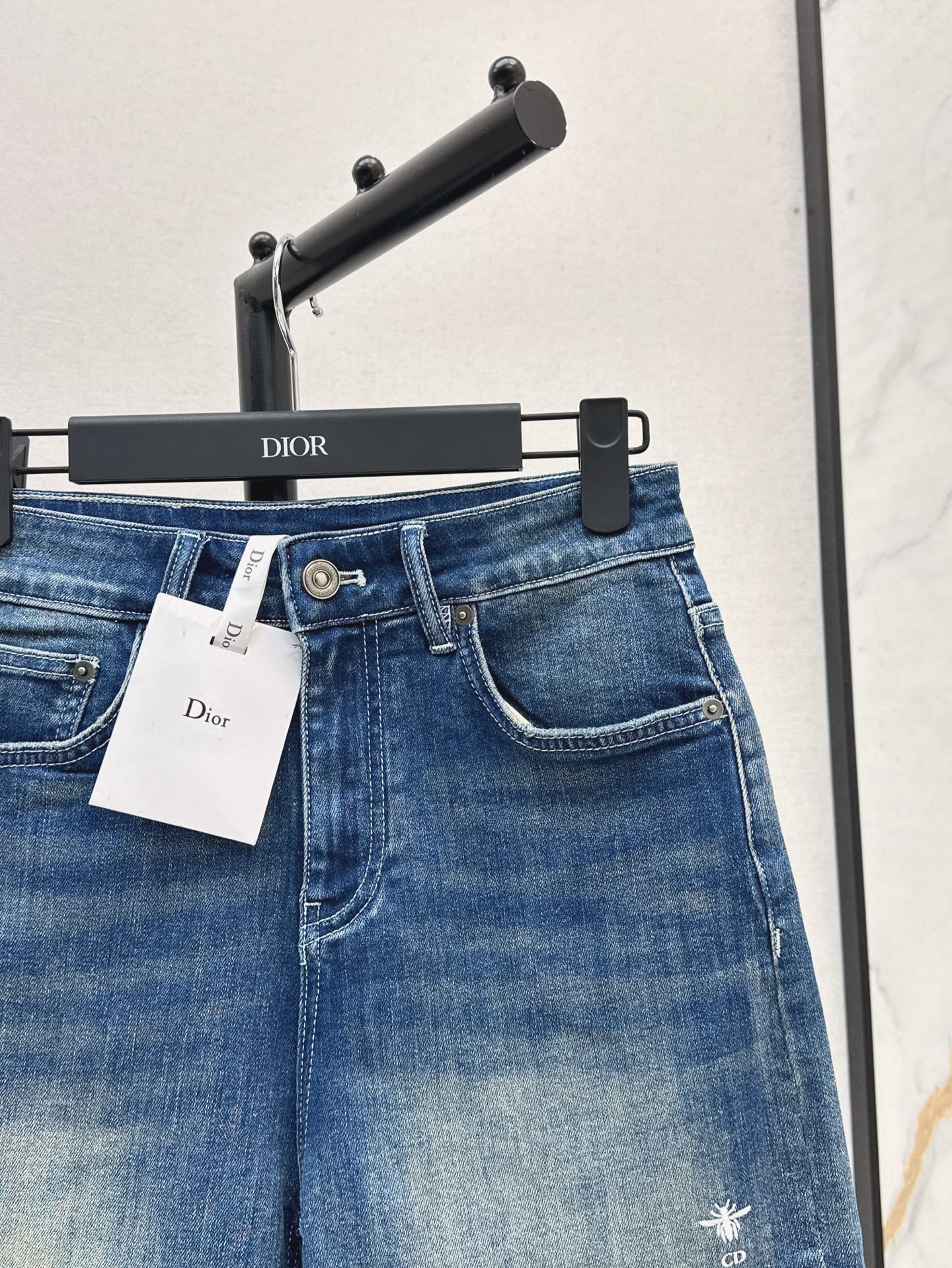 CD 25ss embroidered short