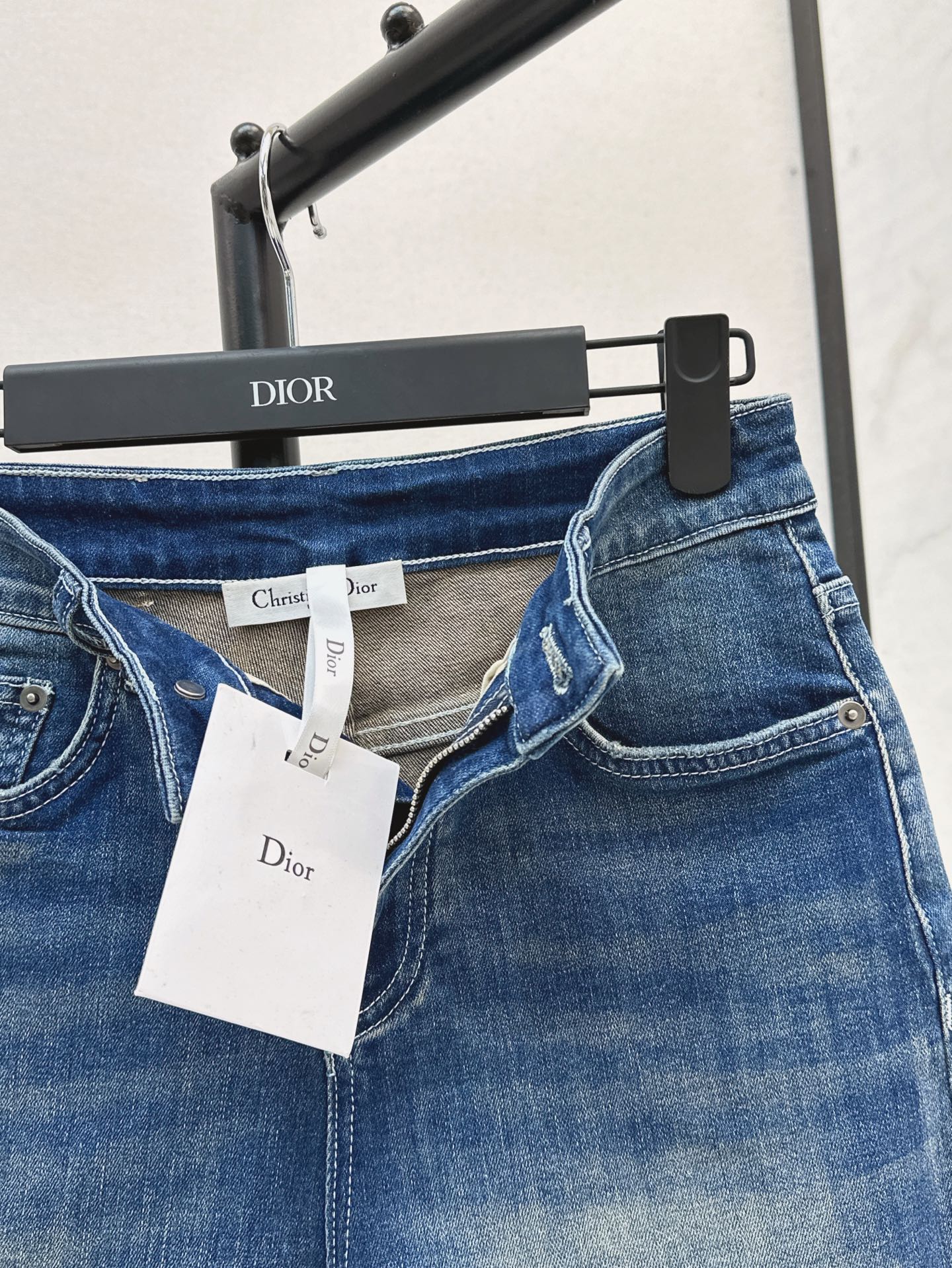 CD 25ss embroidered short