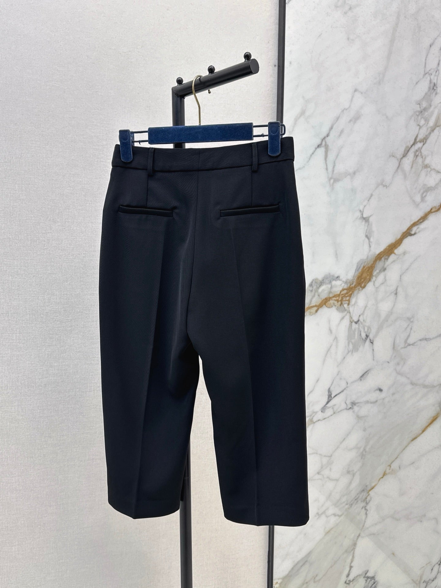 Louis 25ss capri pants