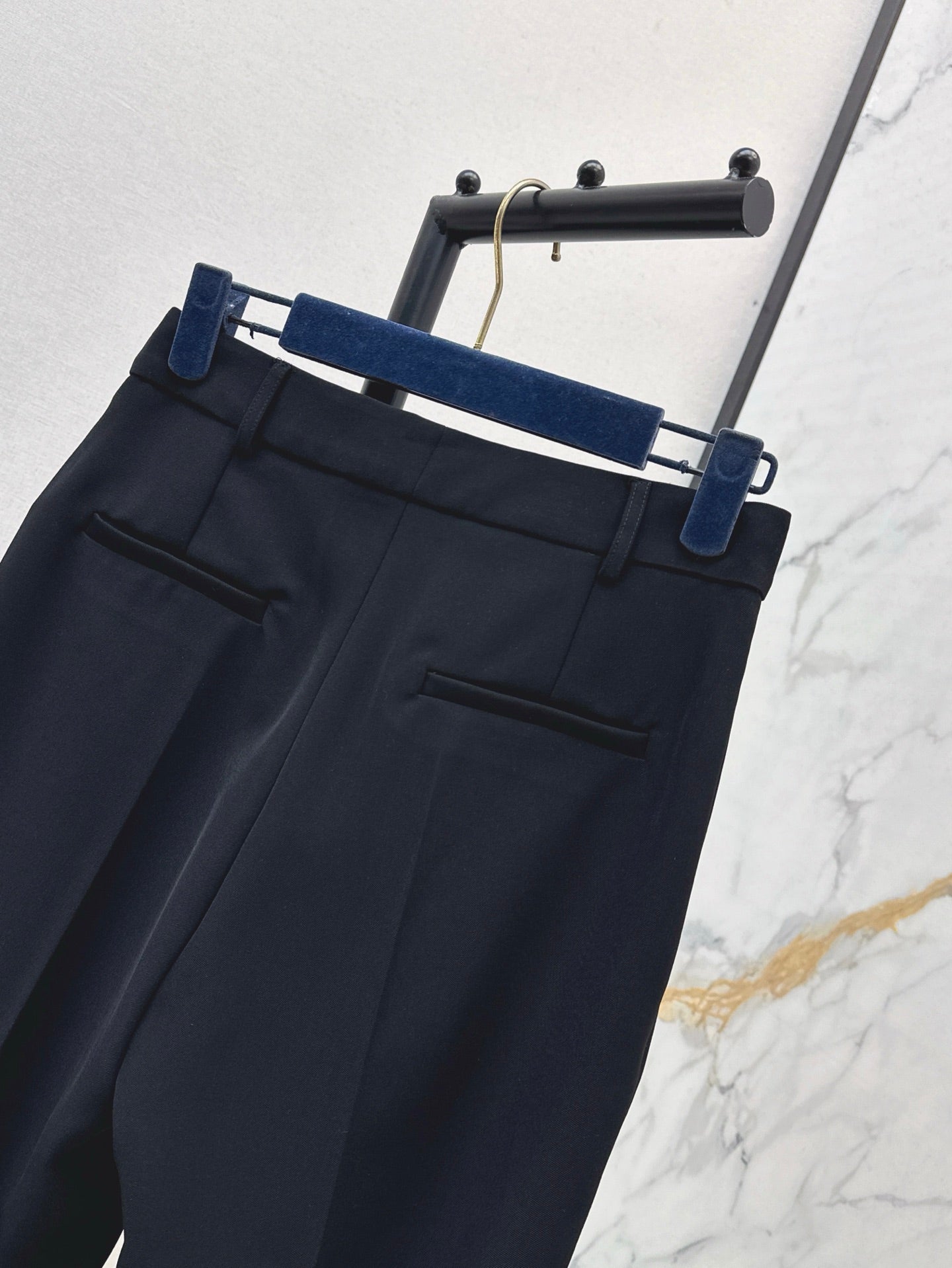 Louis 25ss capri pants