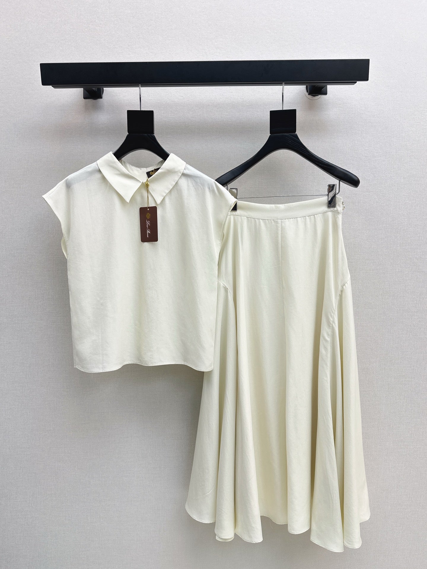 Loro 25ss skirt set