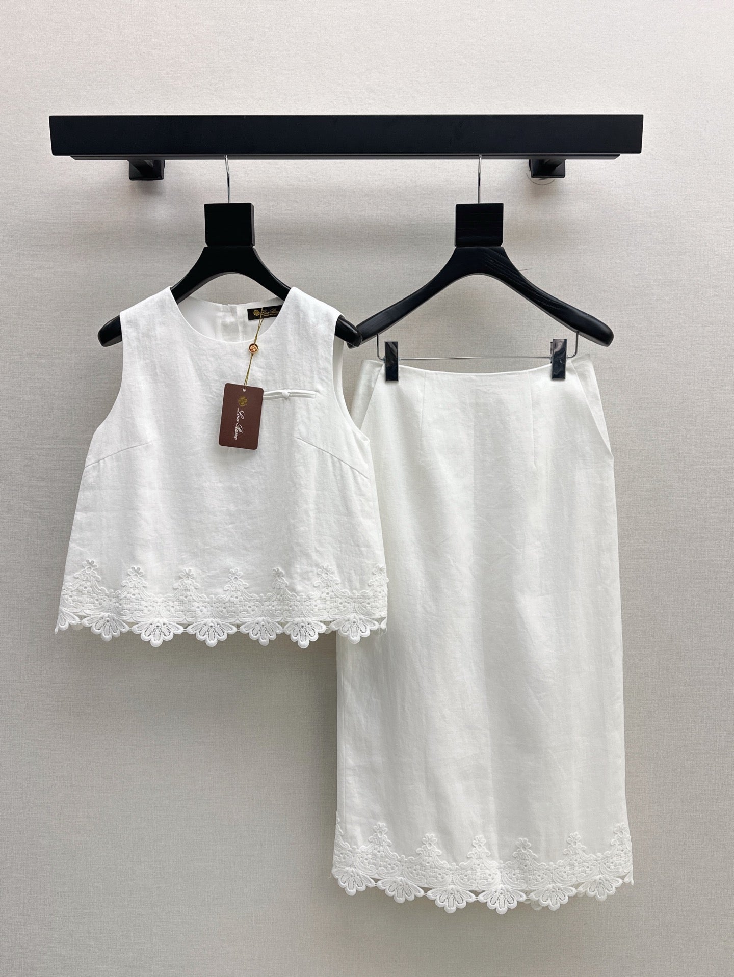 Loro 25ss embroidered lace suit