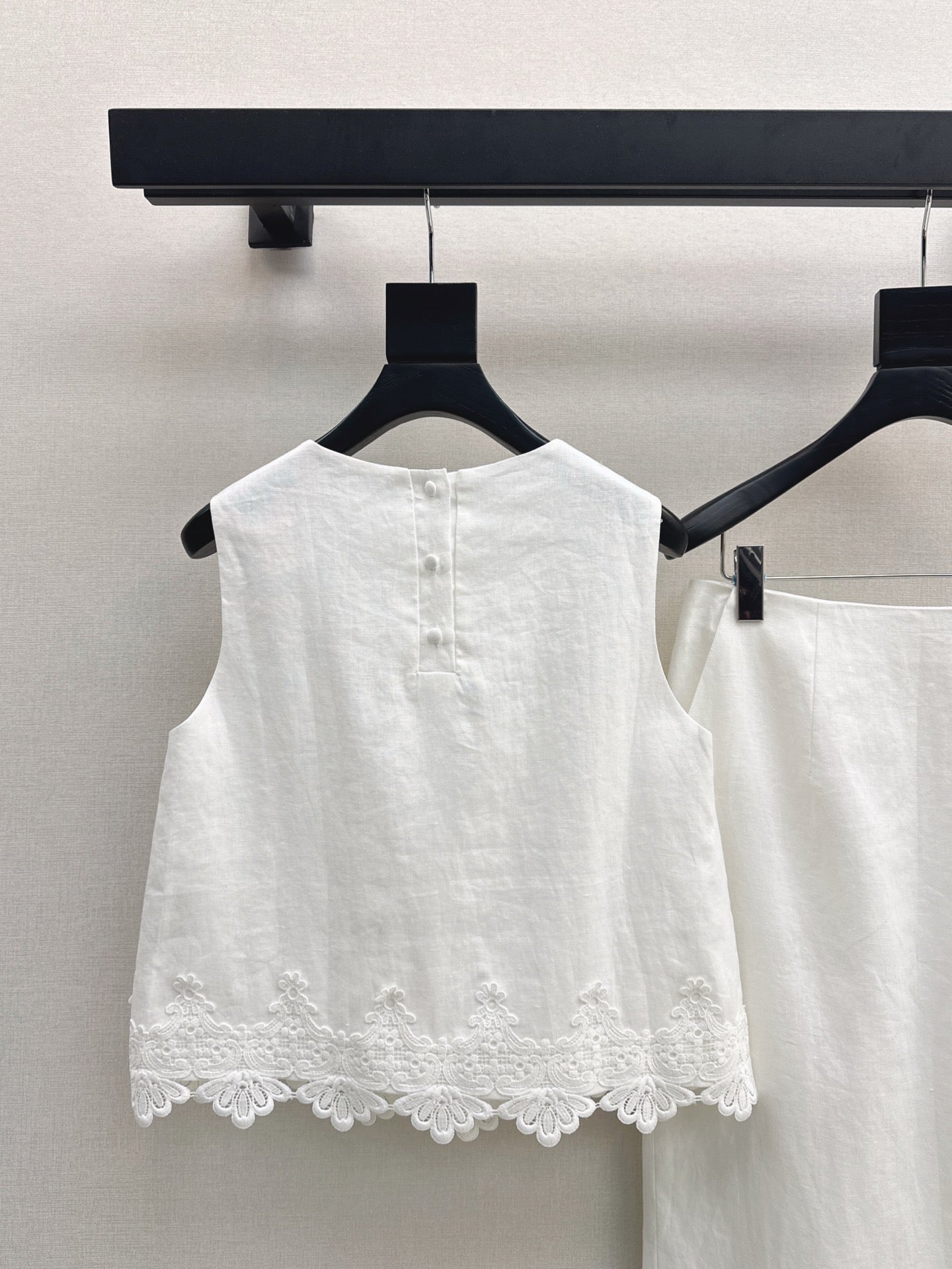 Loro 25ss embroidered lace suit