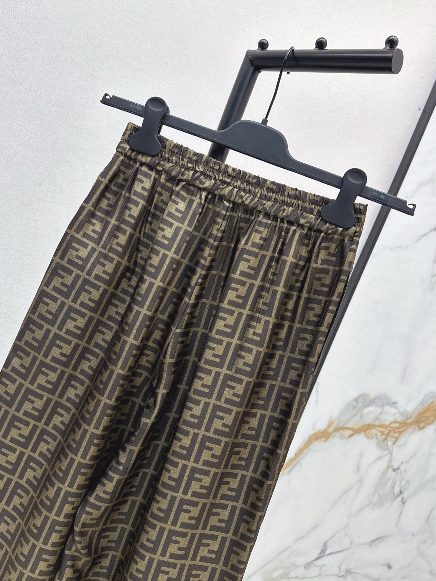 Fen 25ss silk pants