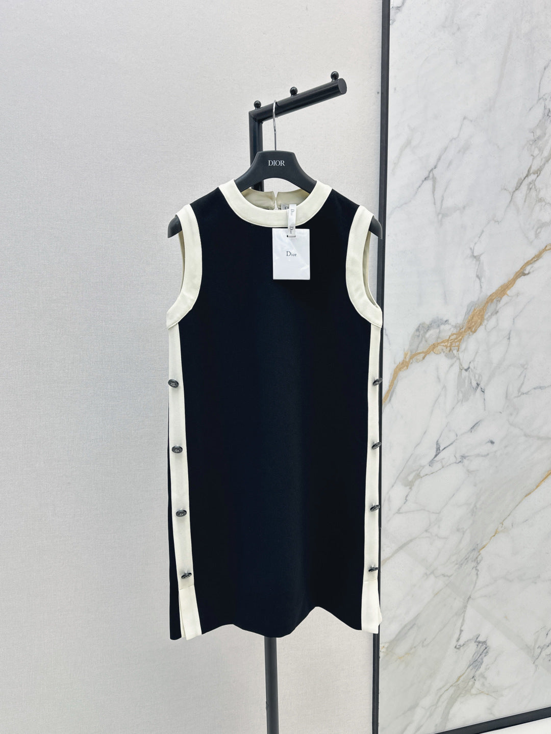 CD 25ss sleeveless dress
