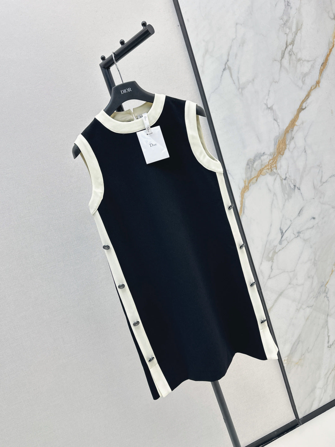 CD 25ss sleeveless dress