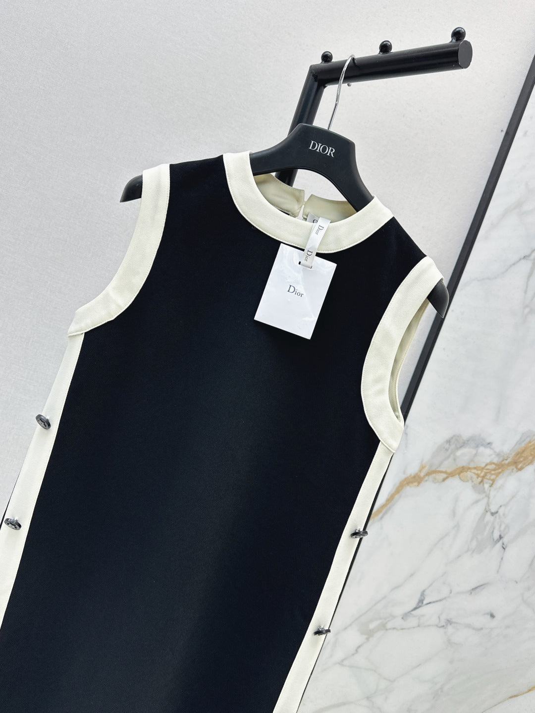 CD 25ss sleeveless dress
