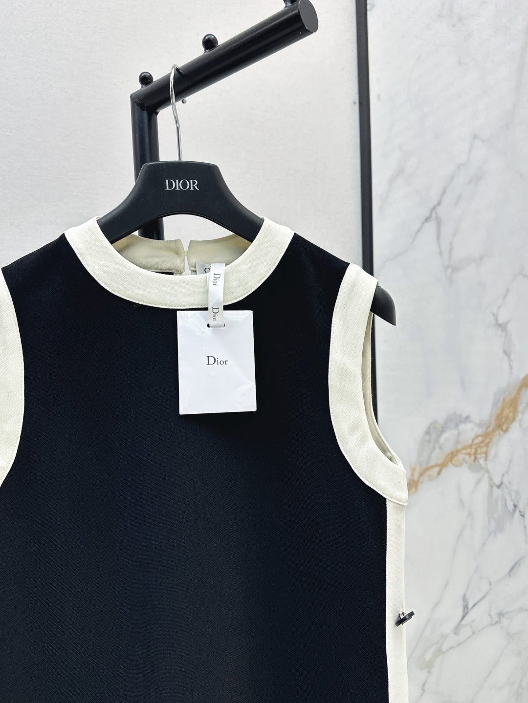 CD 25ss sleeveless dress