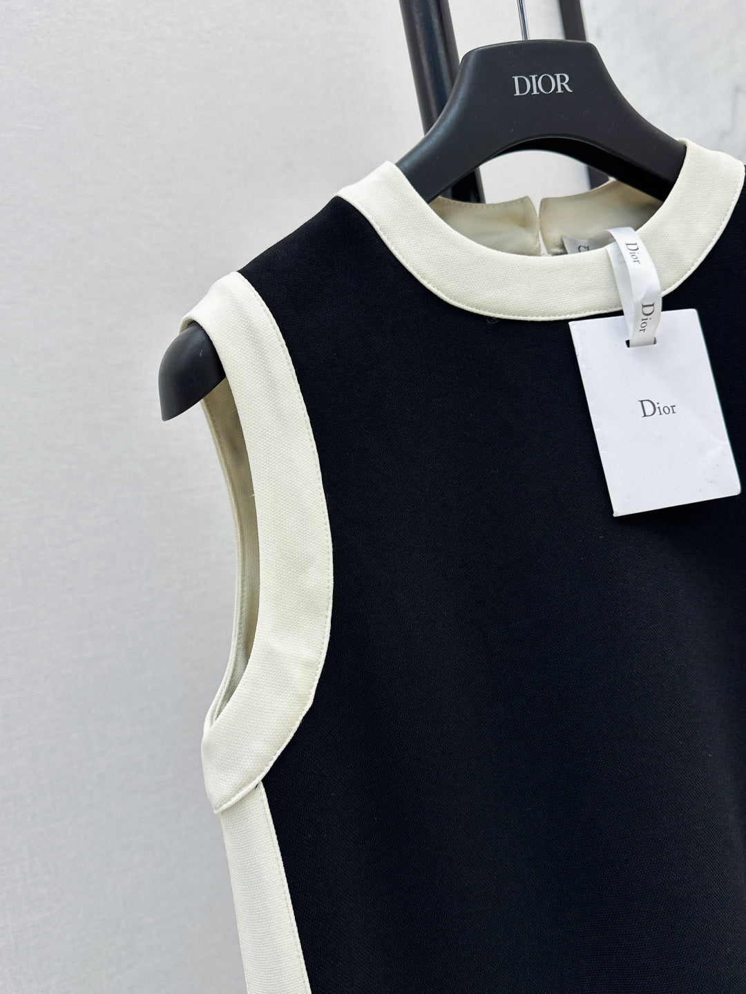 CD 25ss sleeveless dress