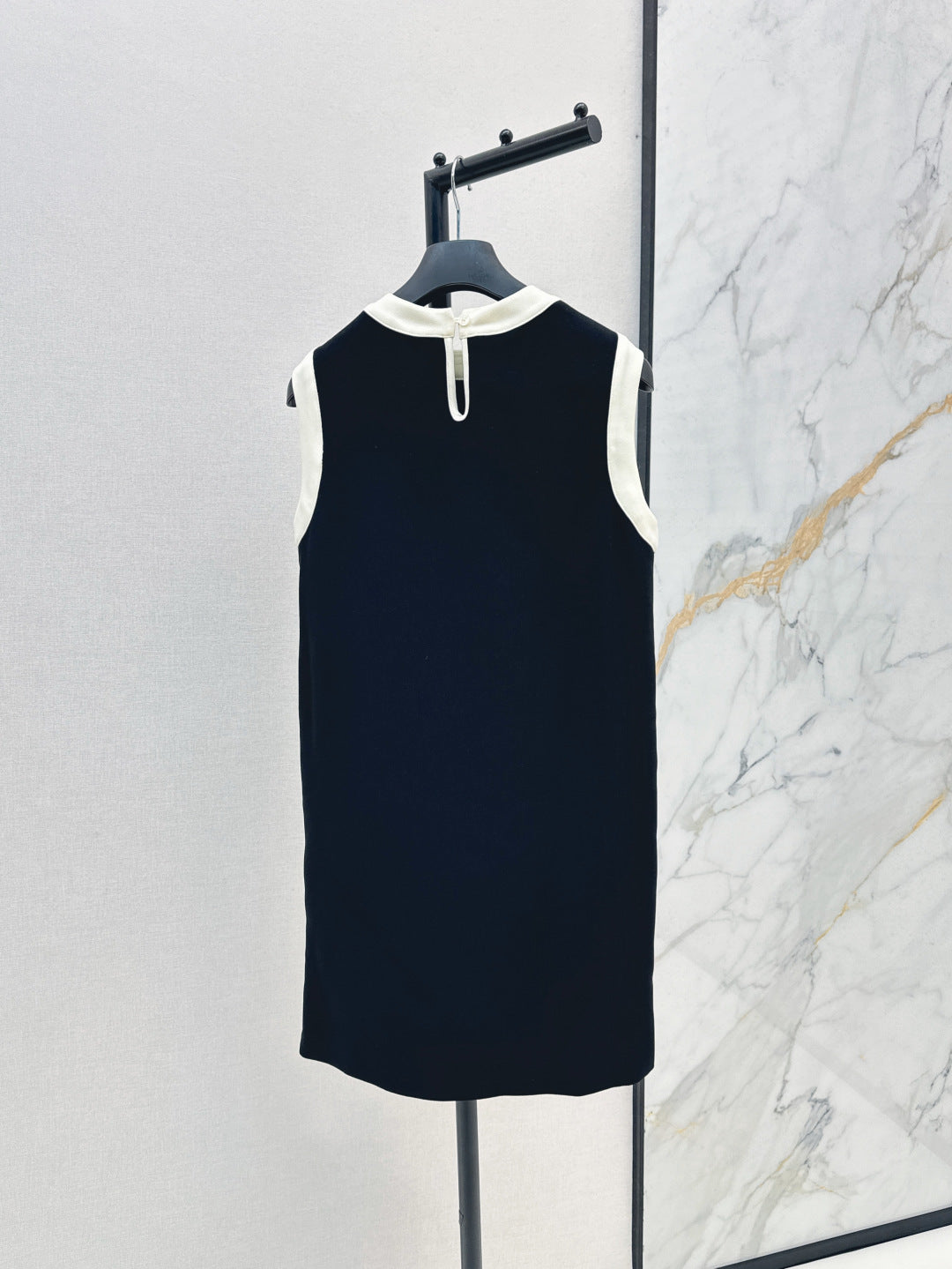 CD 25ss sleeveless dress