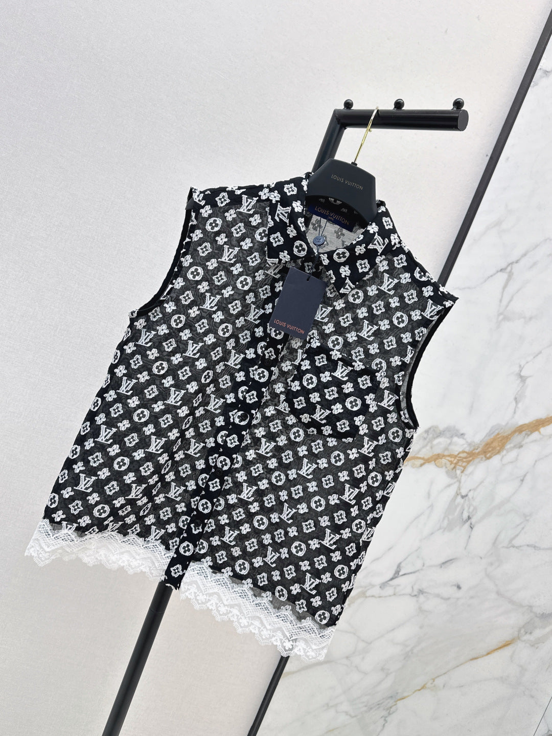 Louis 25ss lace vest
