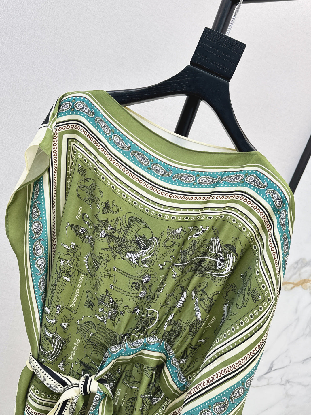 Loro 25ss silk cape top
