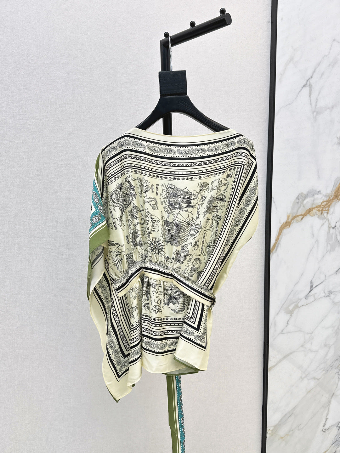 Loro 25ss silk cape top