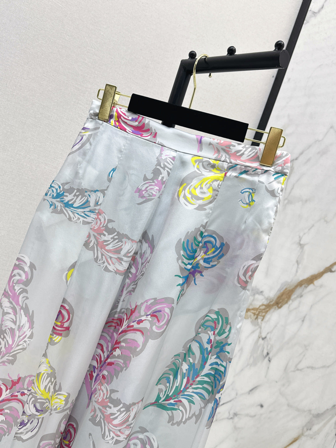 Chan 25ss silk pants