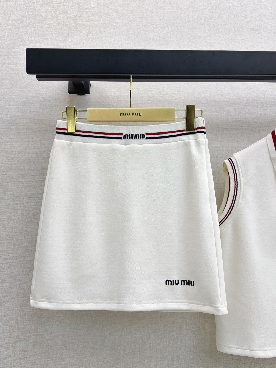 Miu 25ss vest skirt set