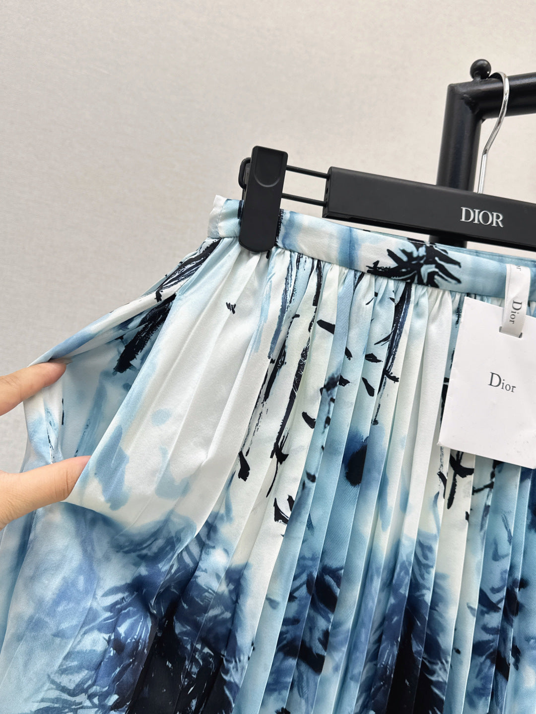 CD 25ss pleated skirt