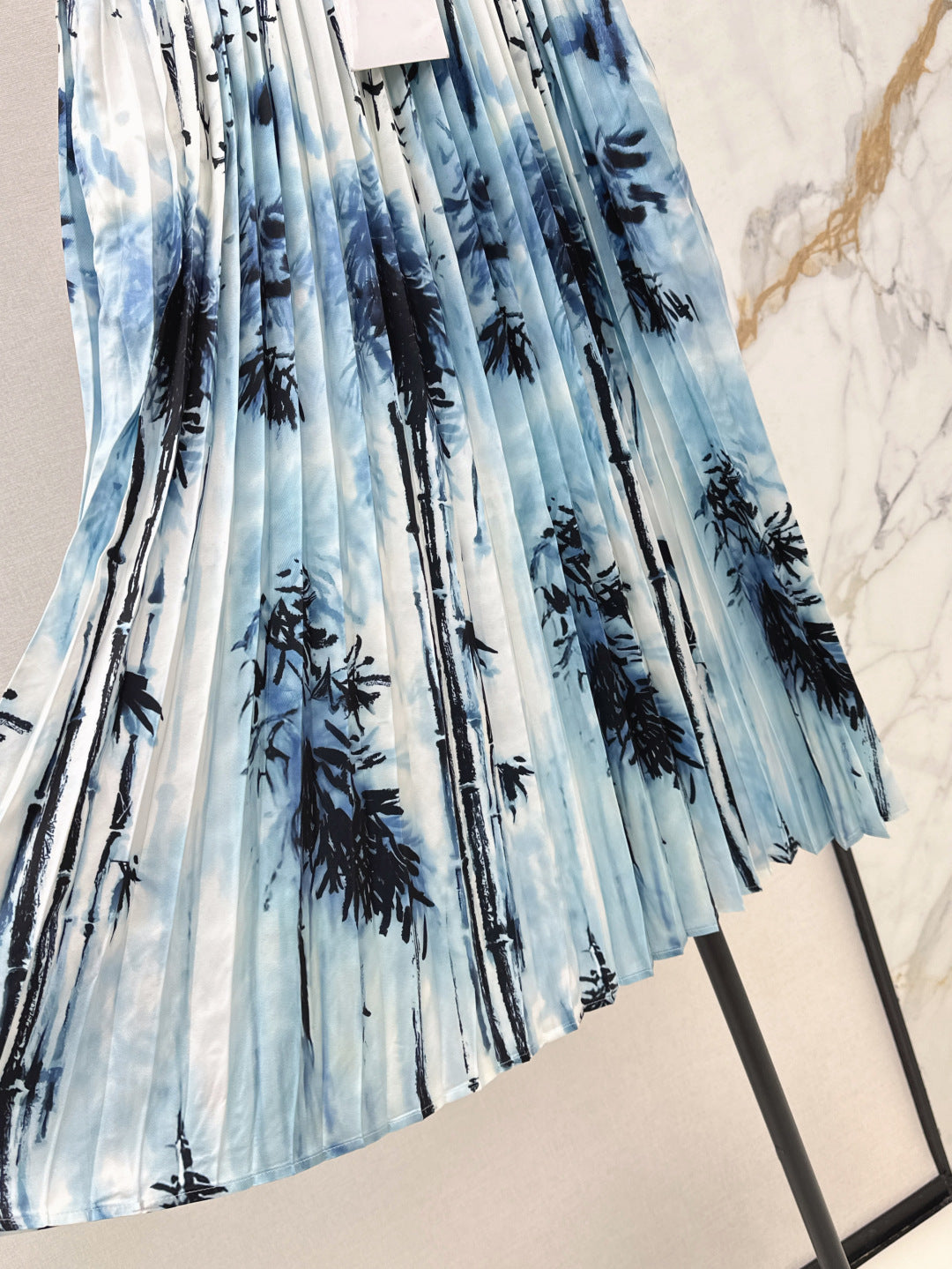 CD 25ss pleated skirt
