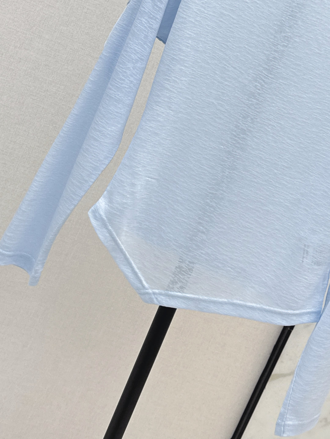 Wang 25ss off-shoulder shirt
