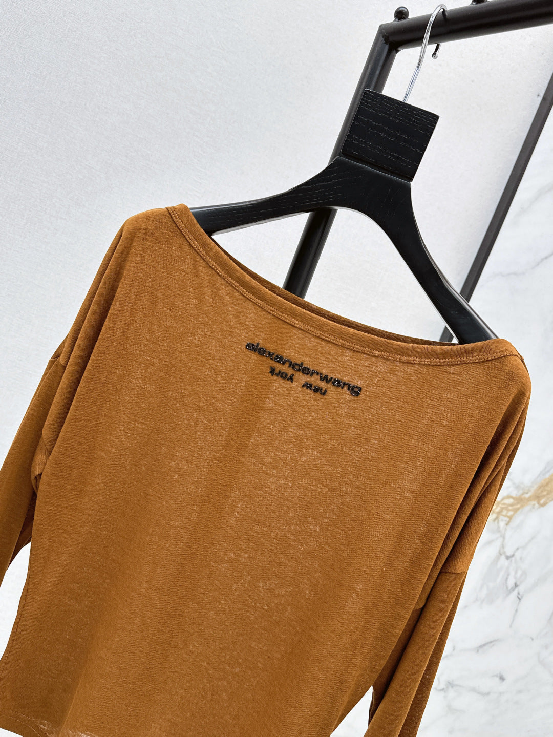 Wang 25ss off-shoulder shirt