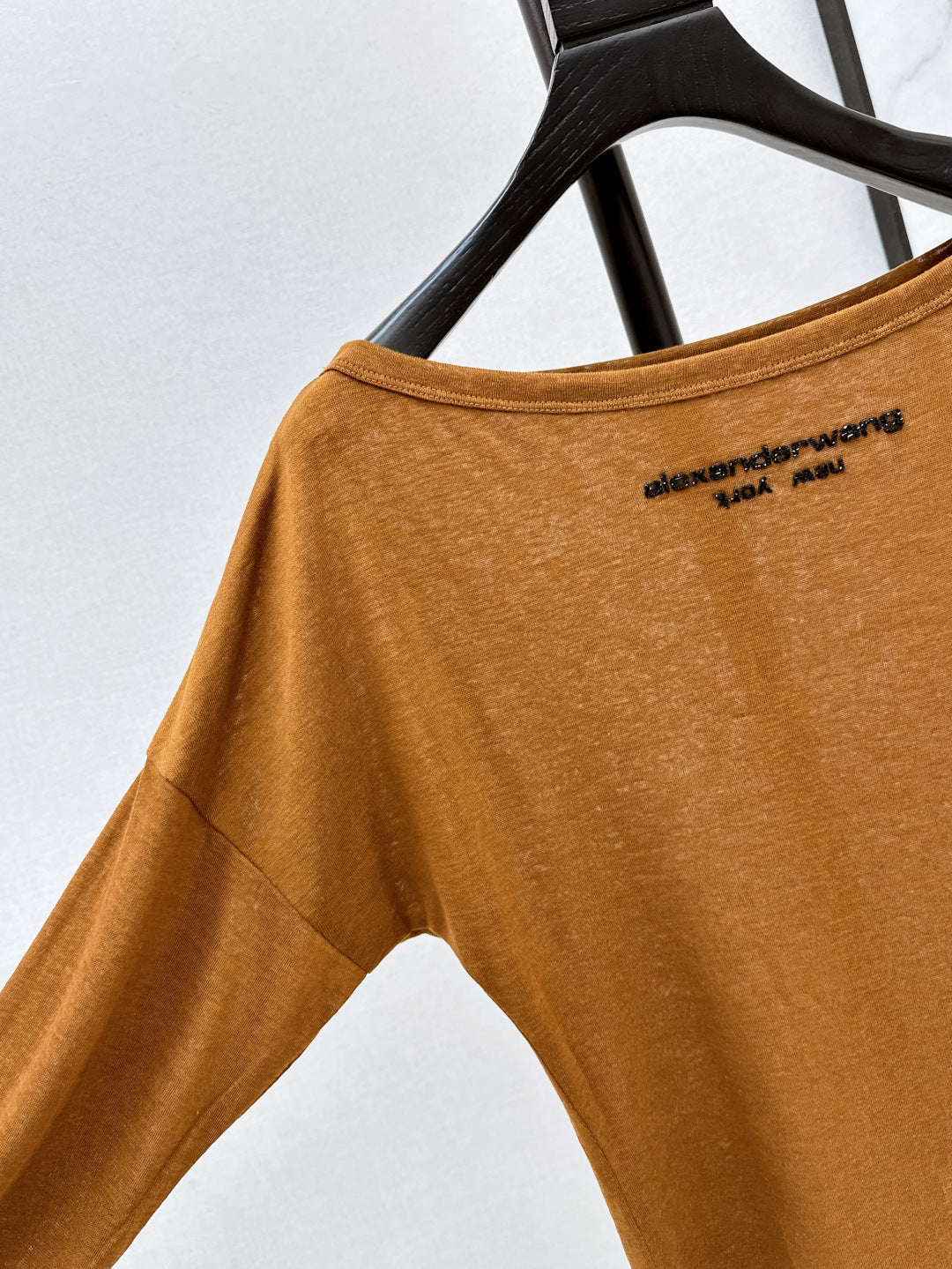 Wang 25ss off-shoulder shirt