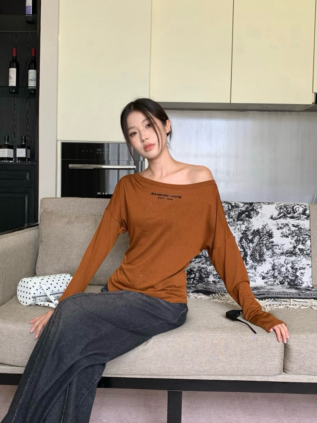 Wang 25ss off-shoulder shirt