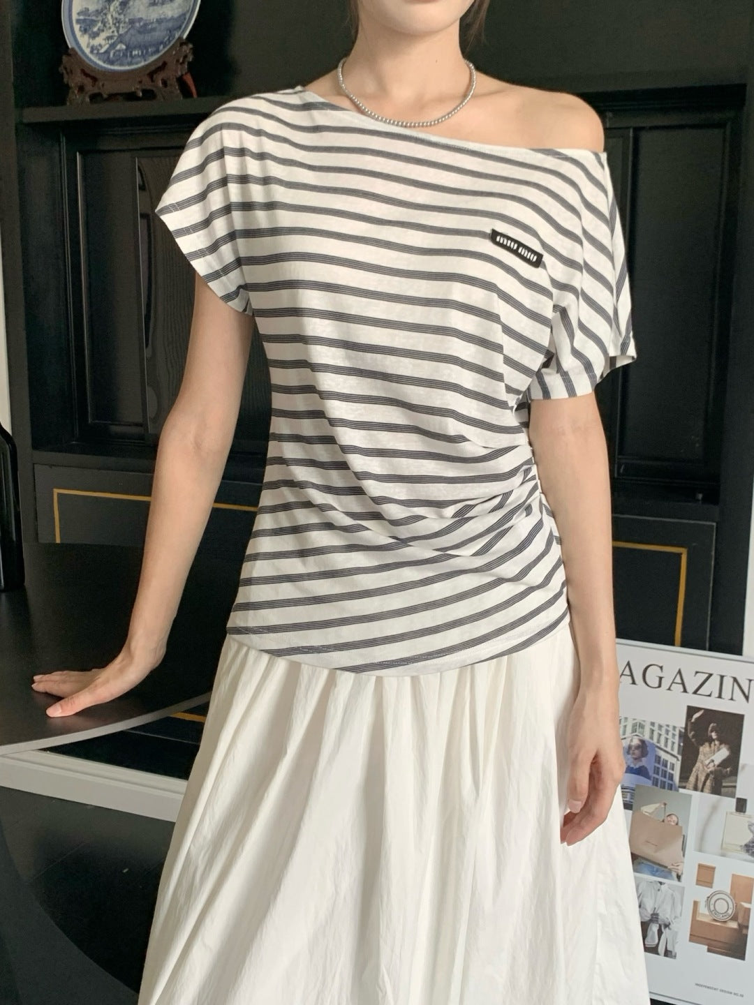 Miu 25ss off-shoulder t-shirt
