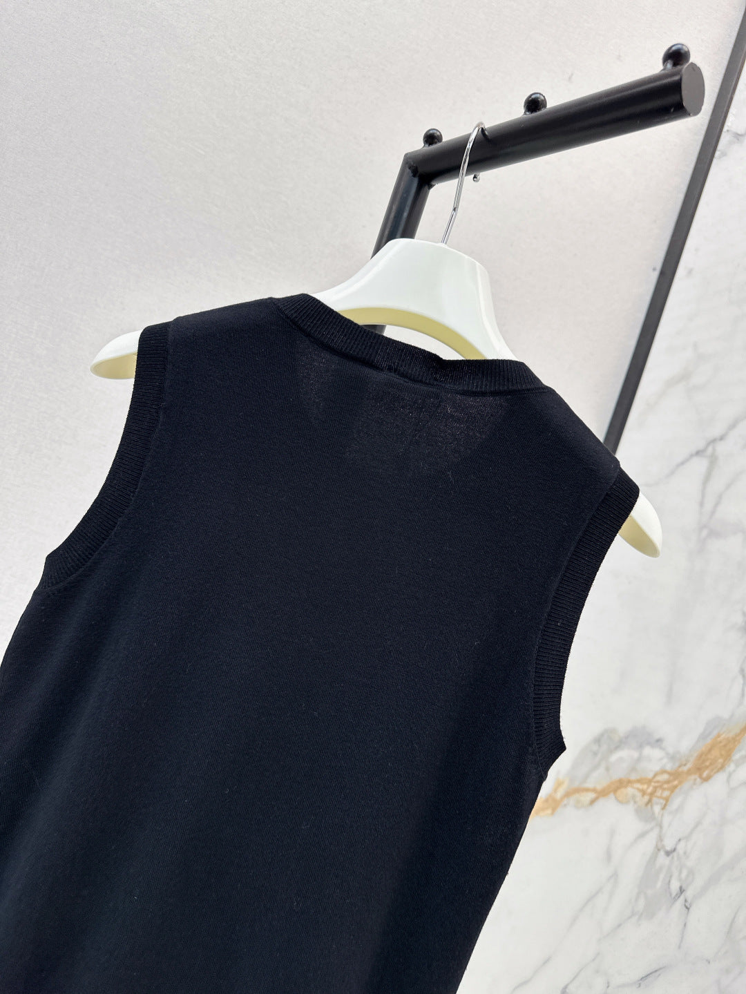 Loe 25ss knit vest