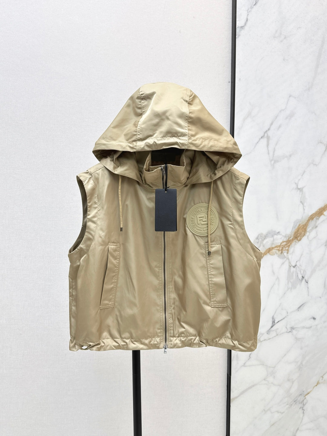 Fend 25ss sleeveless jacket