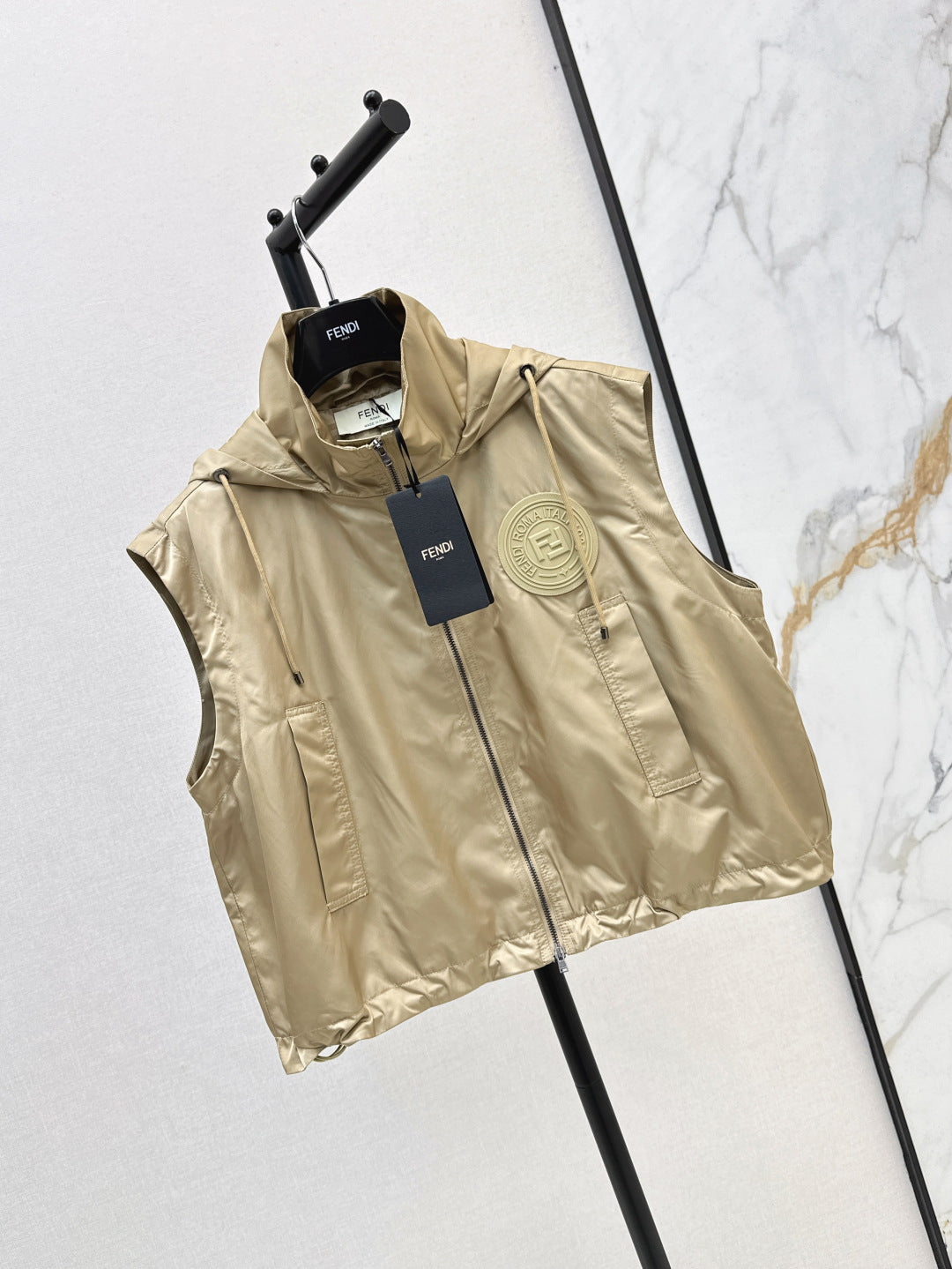 Fend 25ss sleeveless jacket
