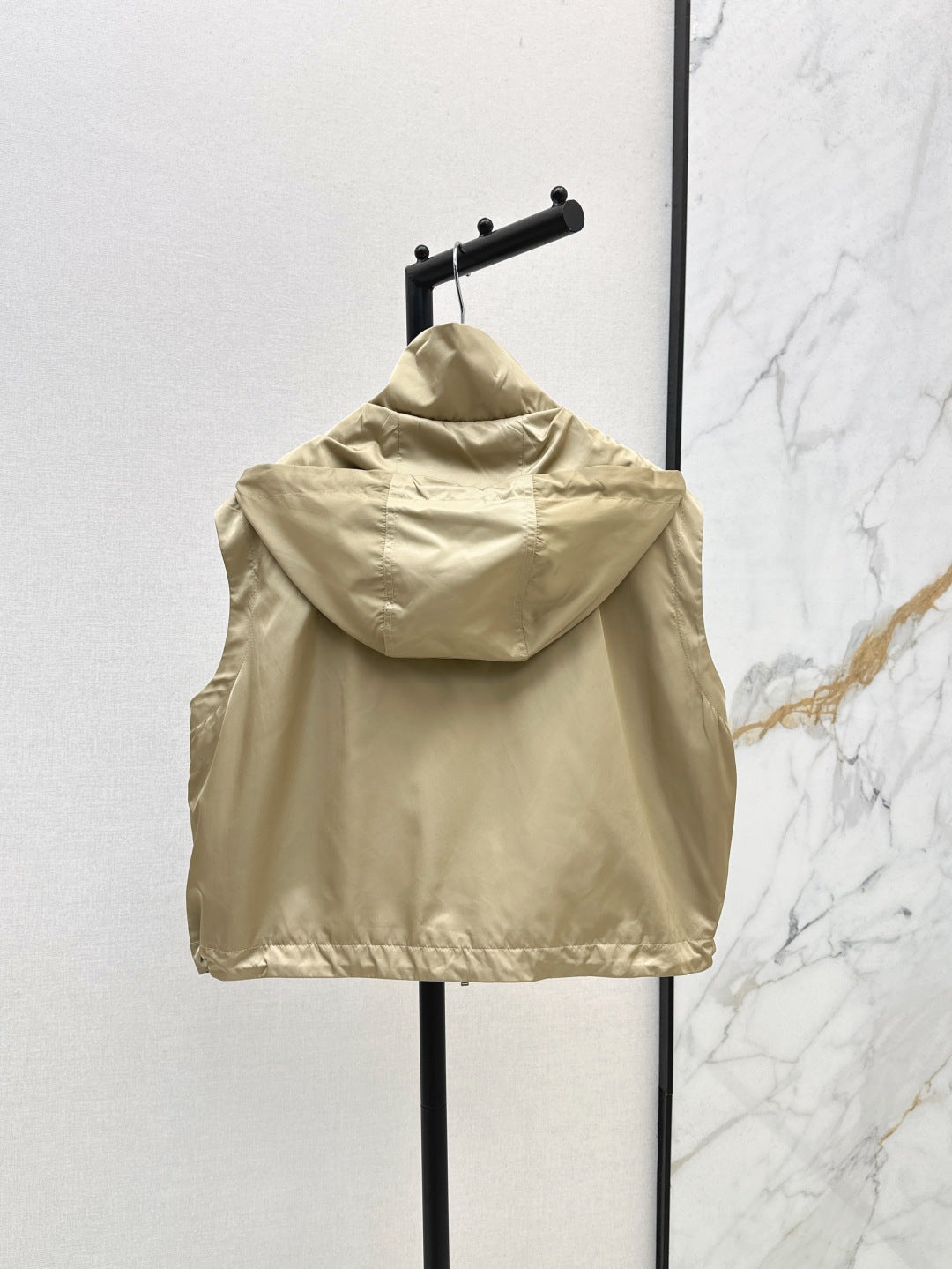 Fend 25ss sleeveless jacket