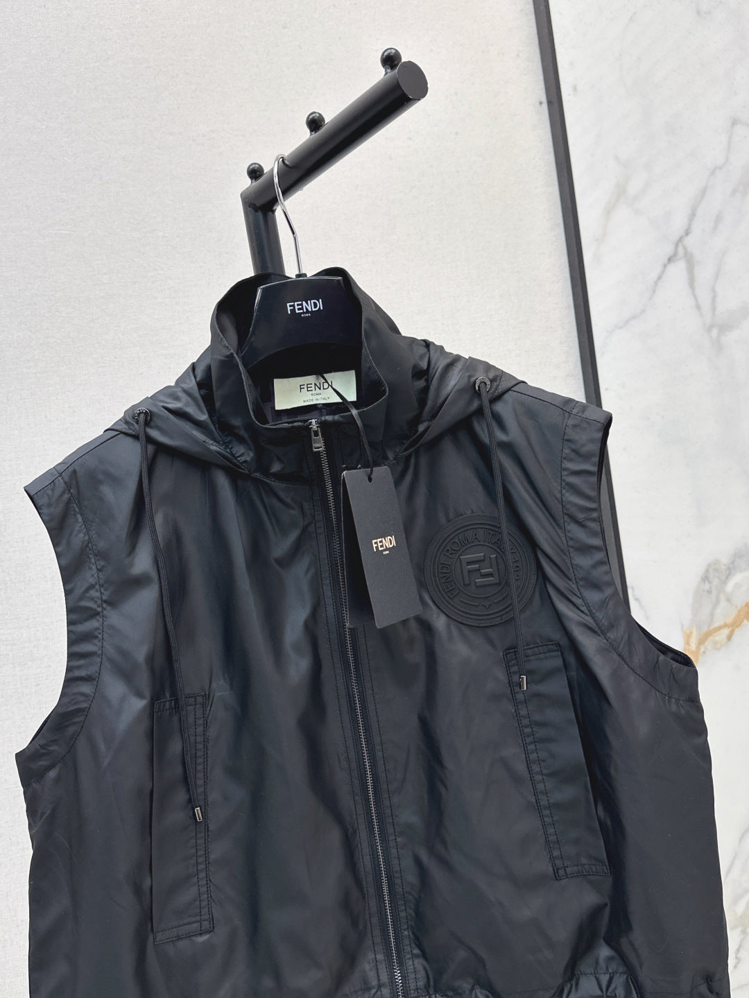 Fend 25ss sleeveless jacket