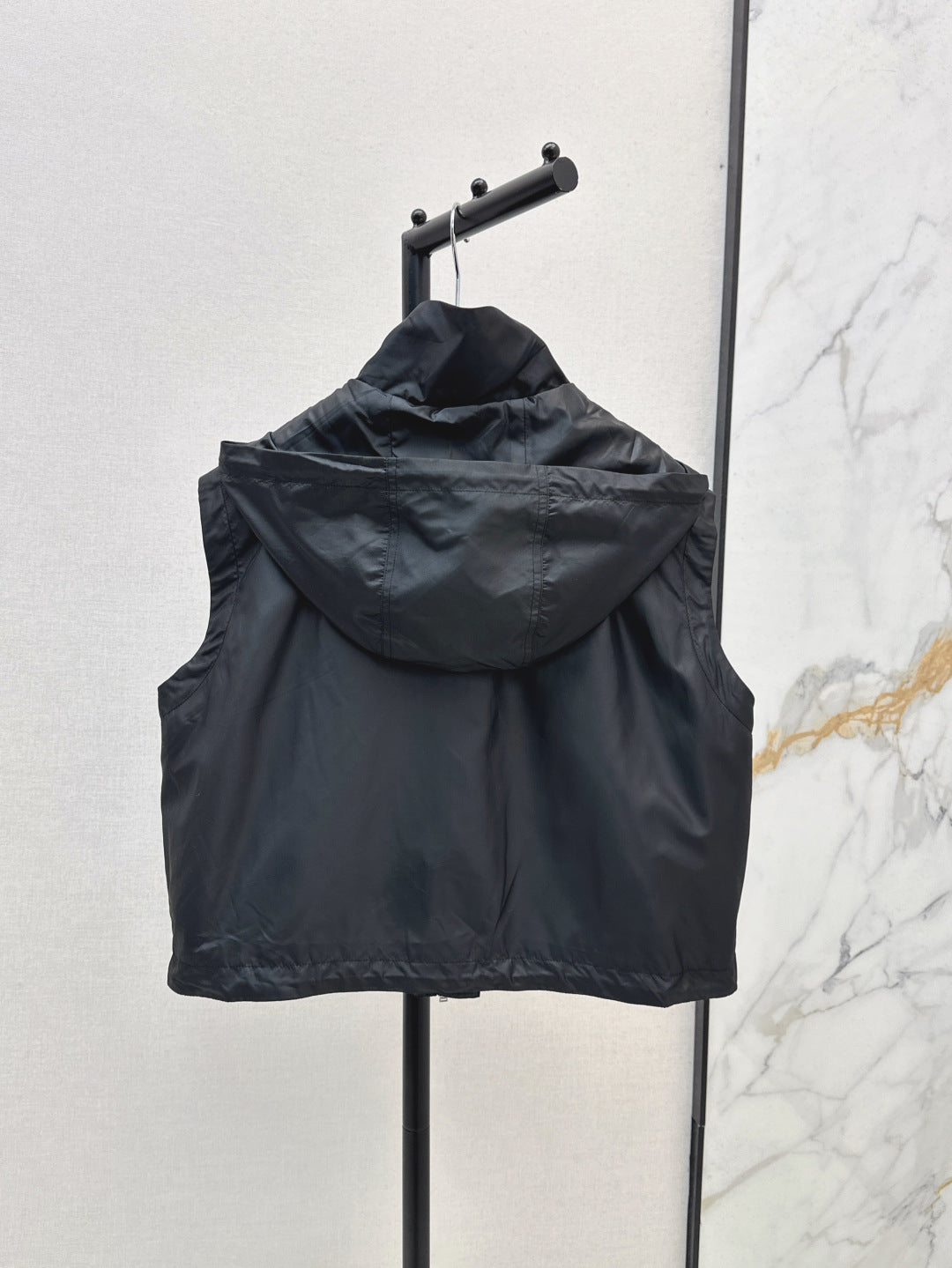 Fend 25ss sleeveless jacket