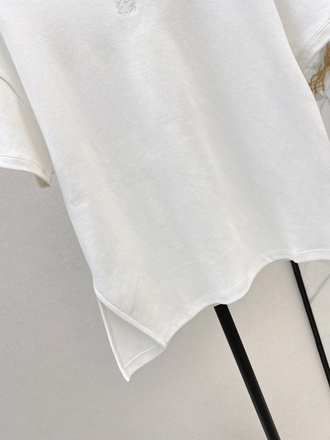 Loe 25ss embroidered t-shirt