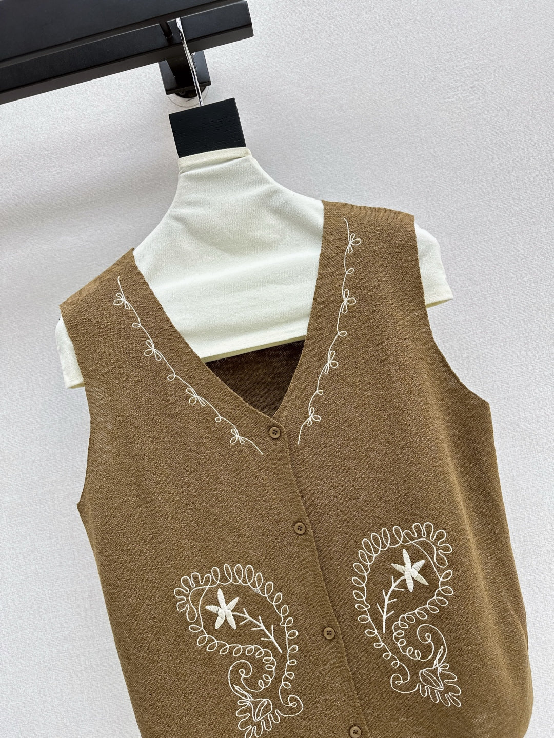 Max 25ss embroidered vest