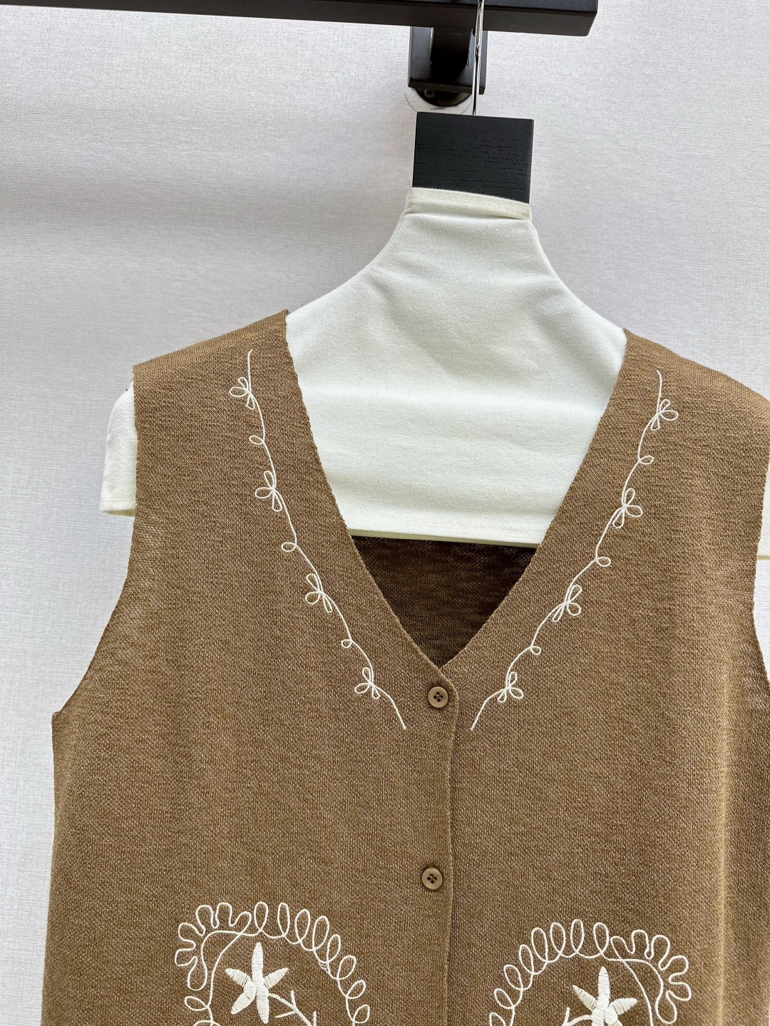 Max 25ss embroidered vest