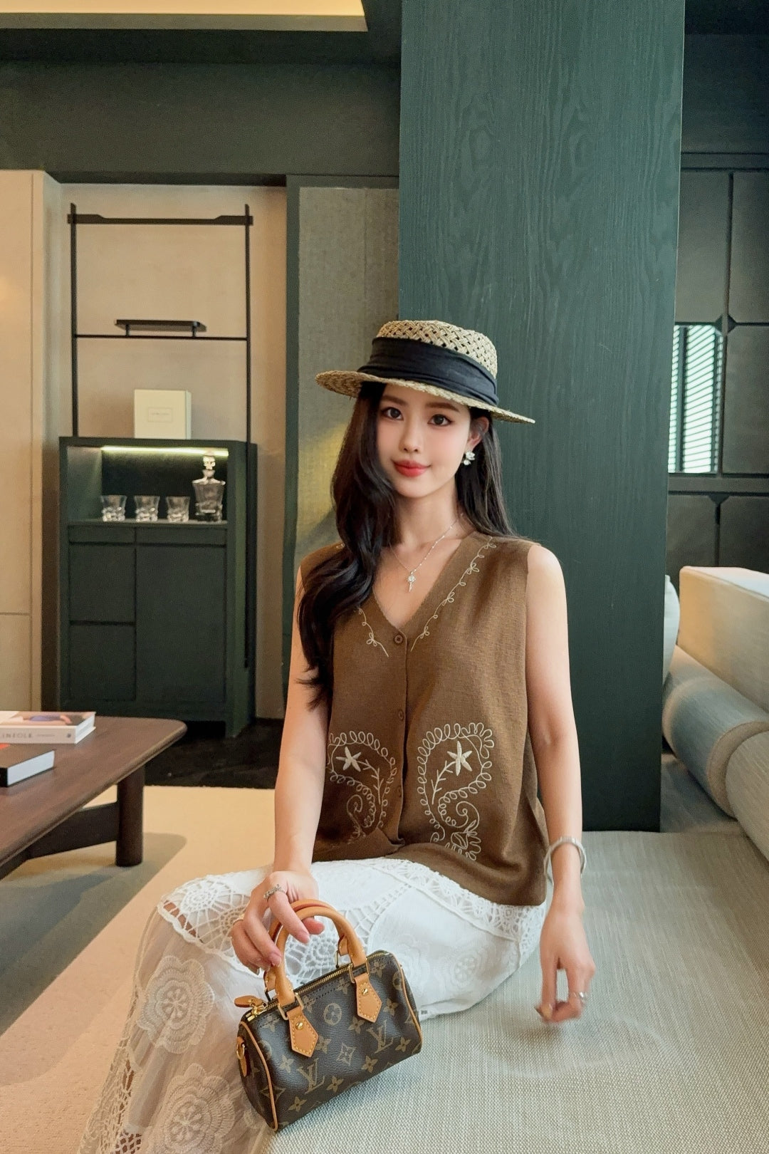 Max 25ss embroidered vest