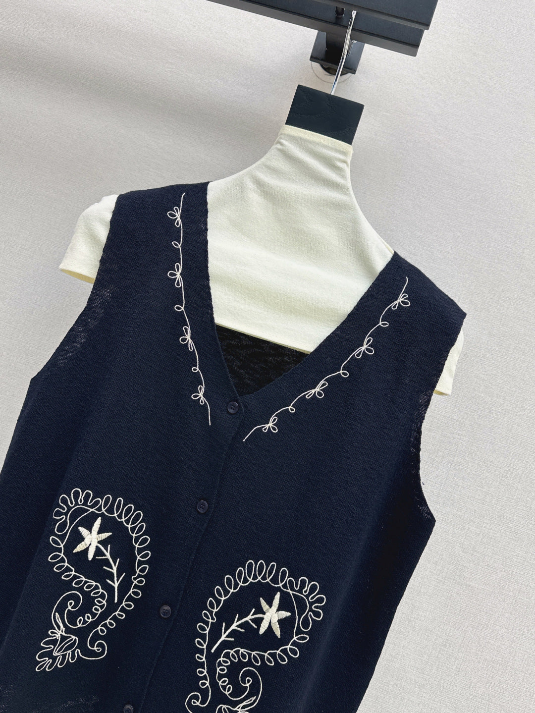 Max 25ss embroidered vest