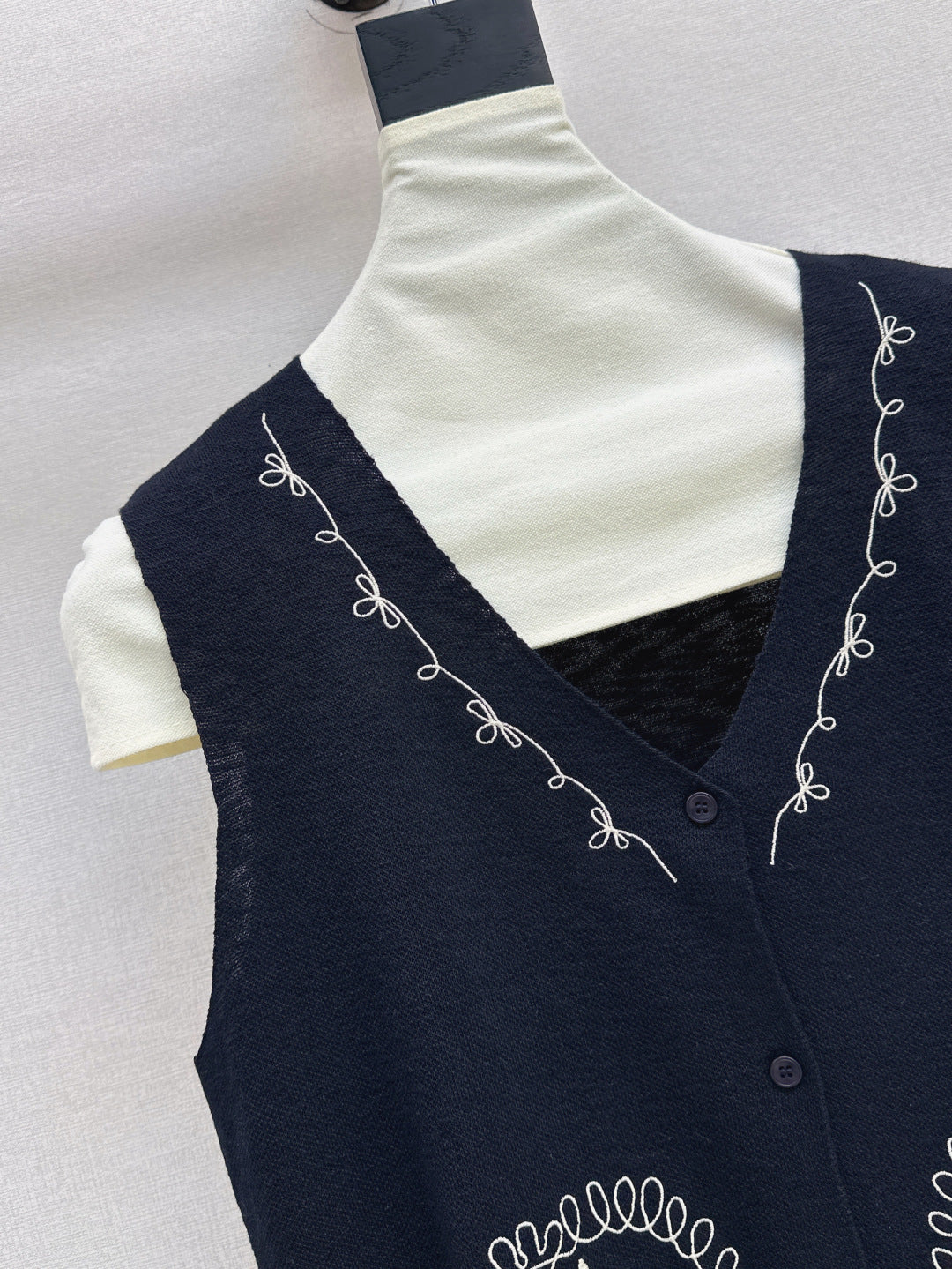 Max 25ss embroidered vest
