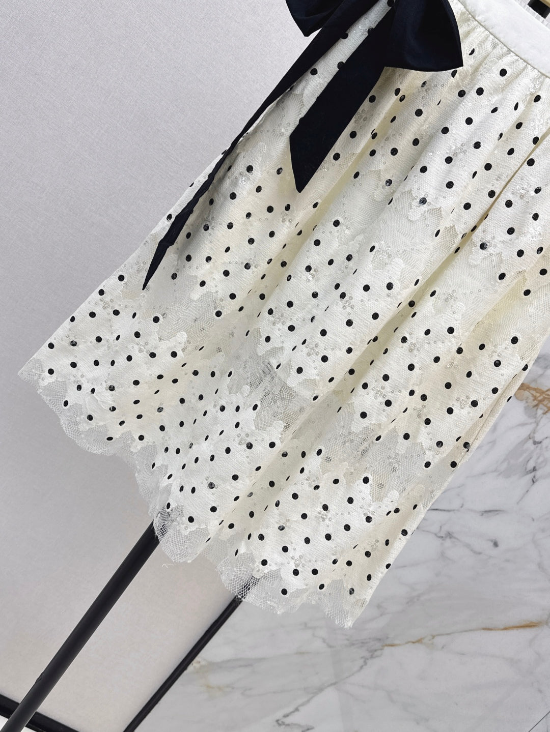Miu 25ss lace skirt