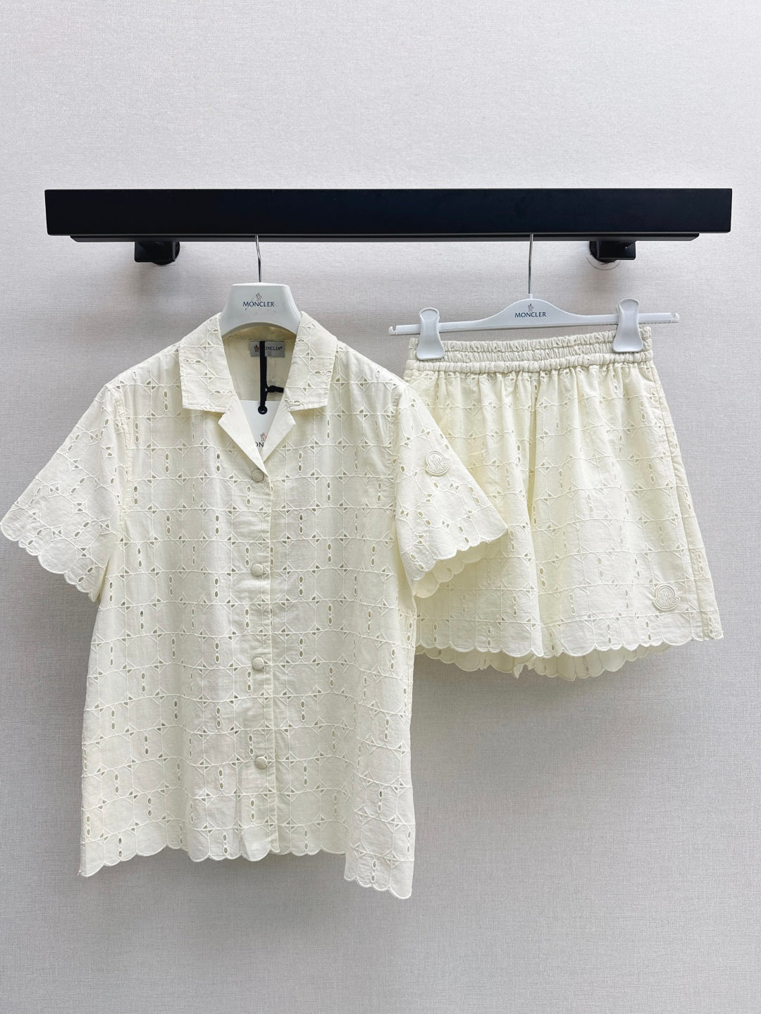 Monc 25ss embroidered suit