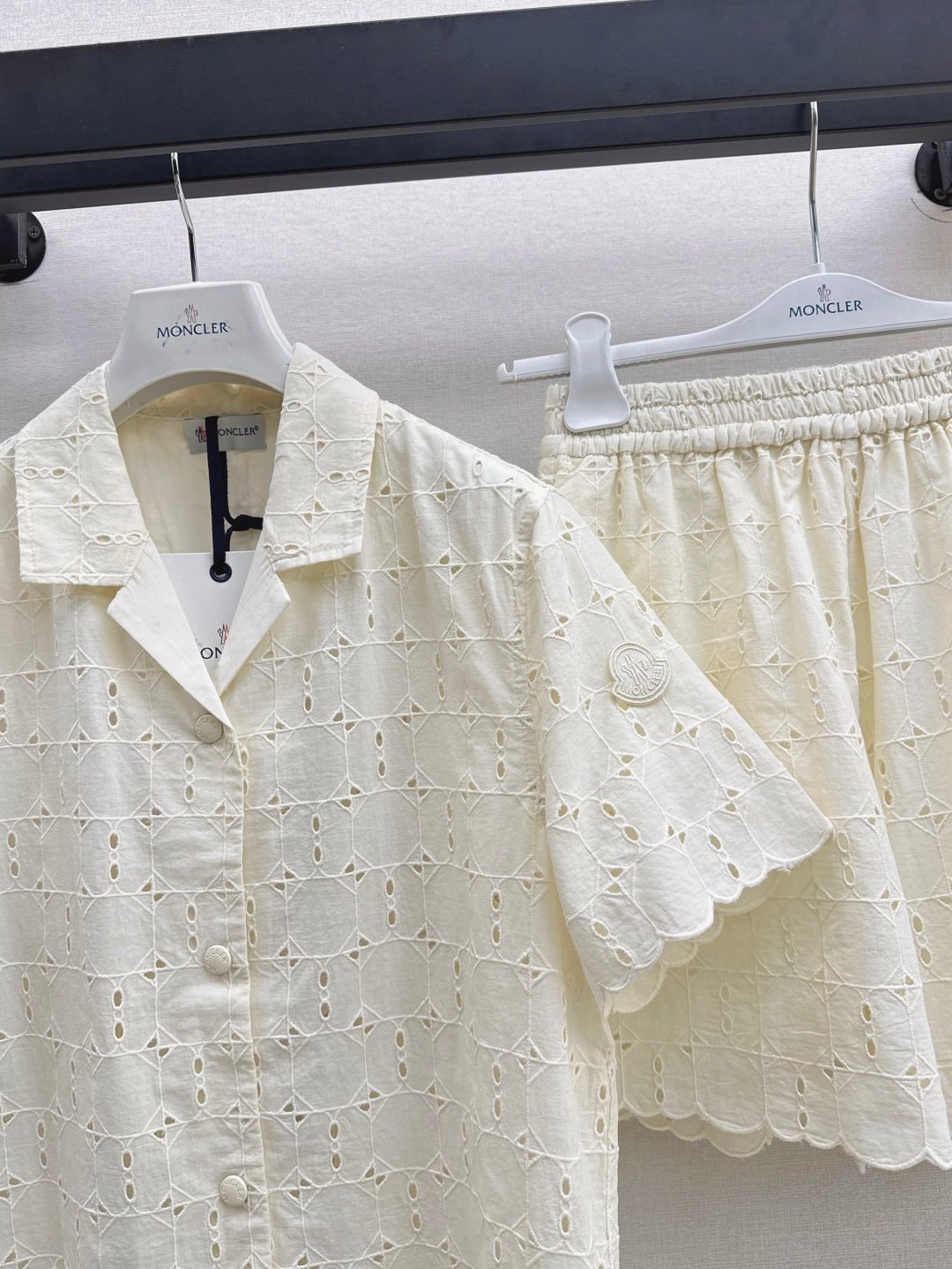 Monc 25ss embroidered suit