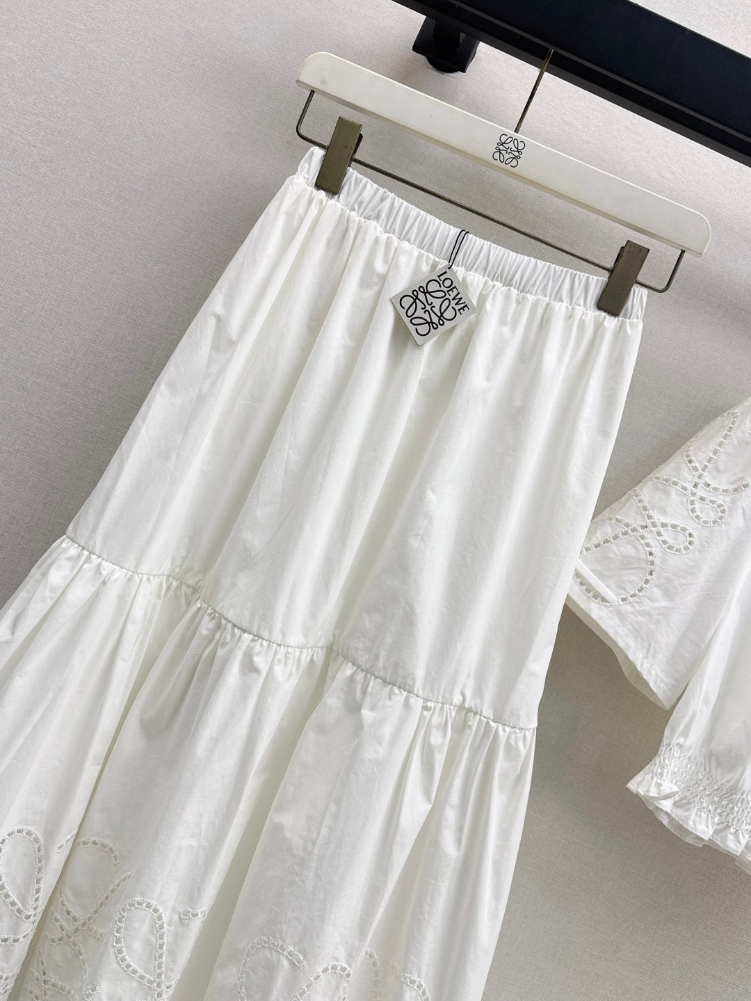 Loe 25ss embroidered skirt