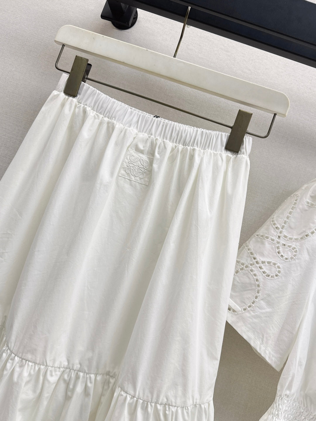 Loe 25ss embroidered skirt