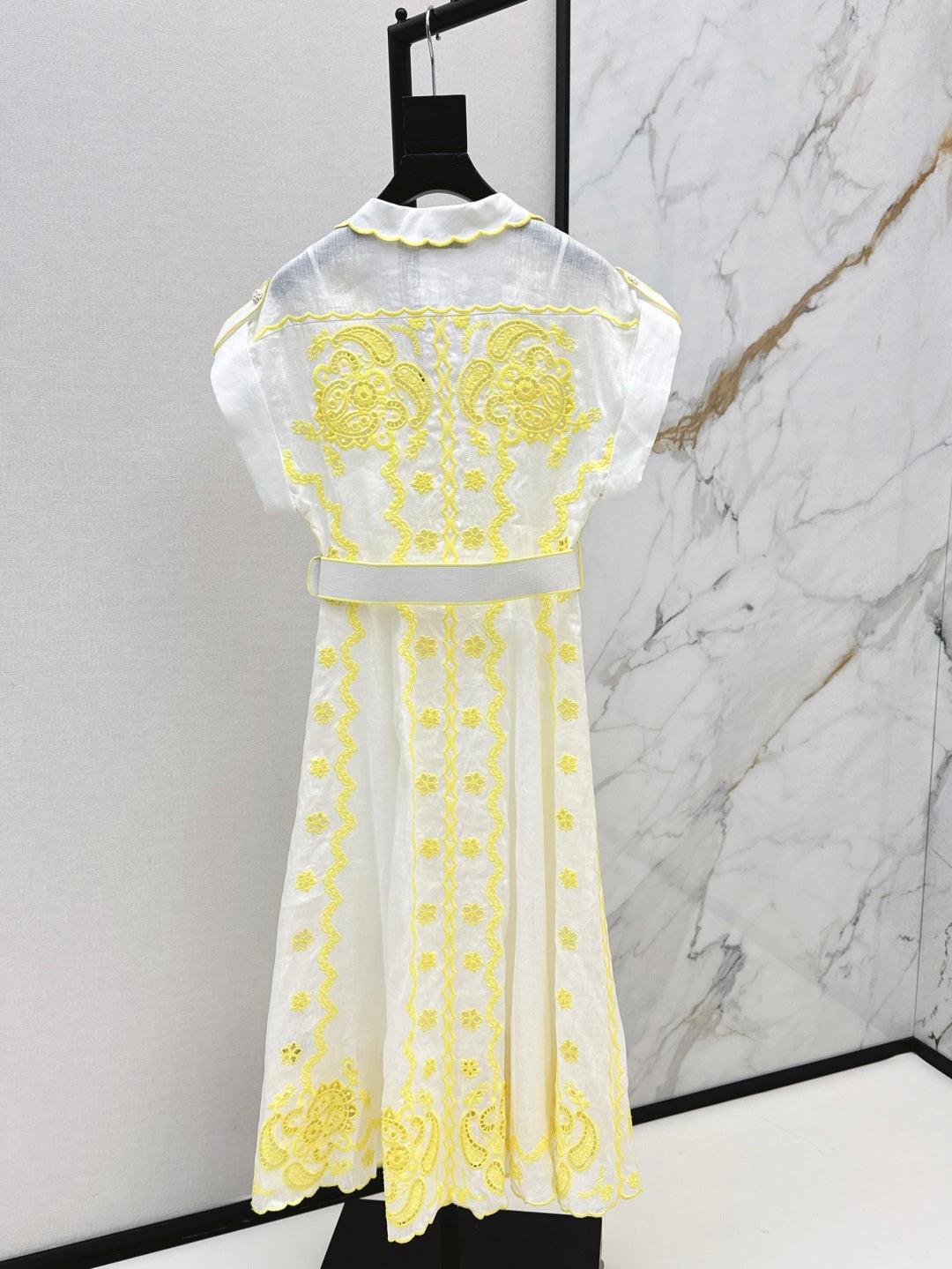 Zimm 25ss linen embroidered dress