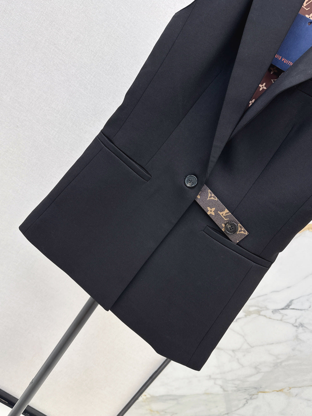 Louis 25fw sleeveless jacket