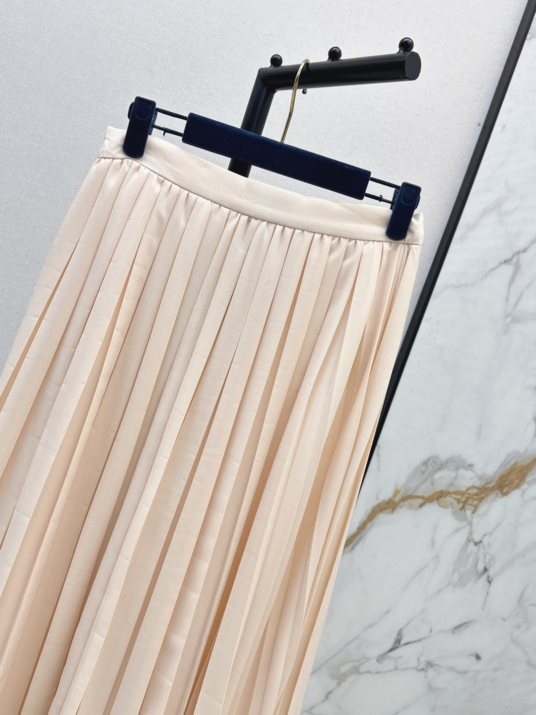 Louis 25fw pleated skirt