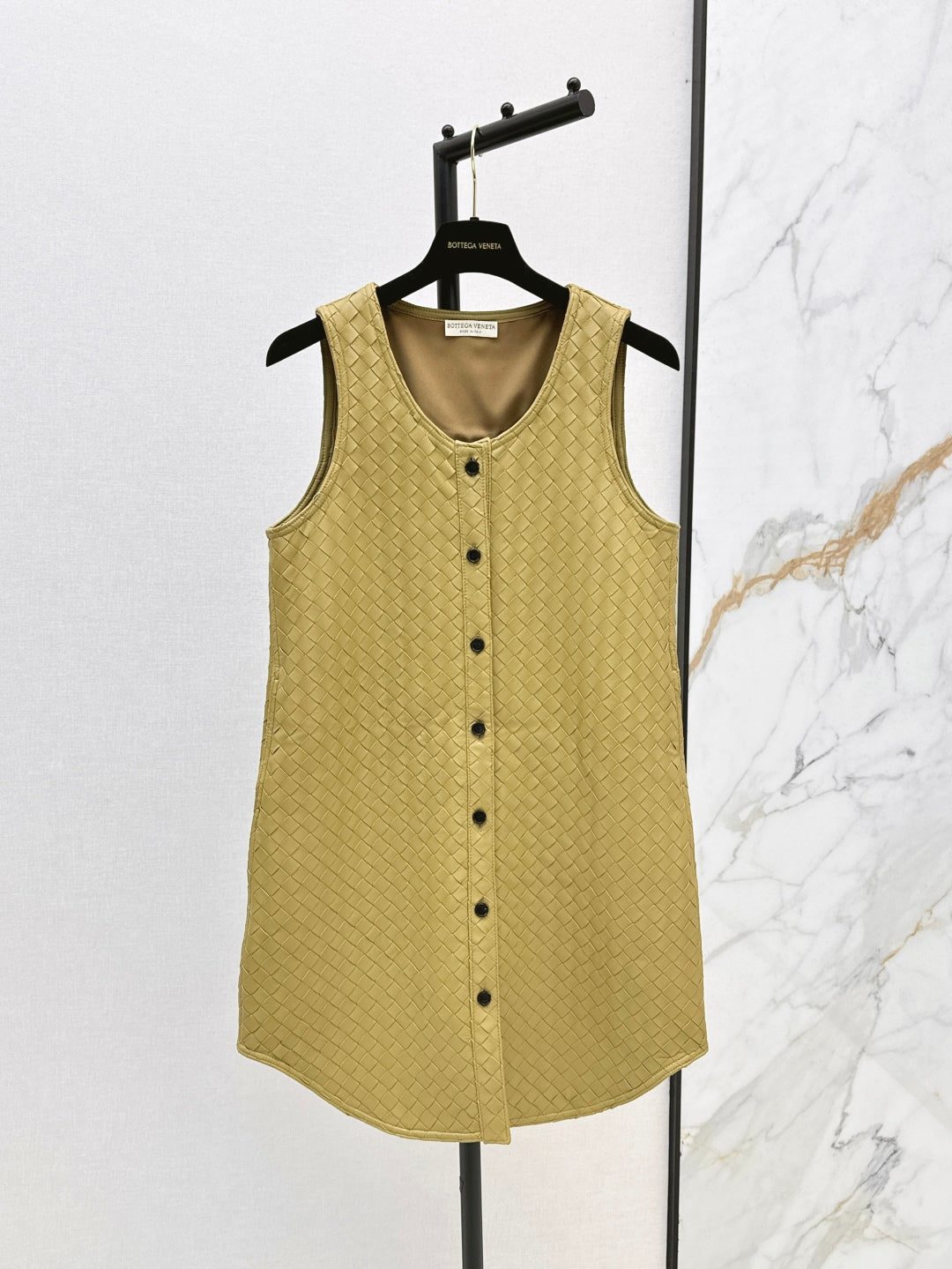 Bottega 25ss sleeveless leather jacket
