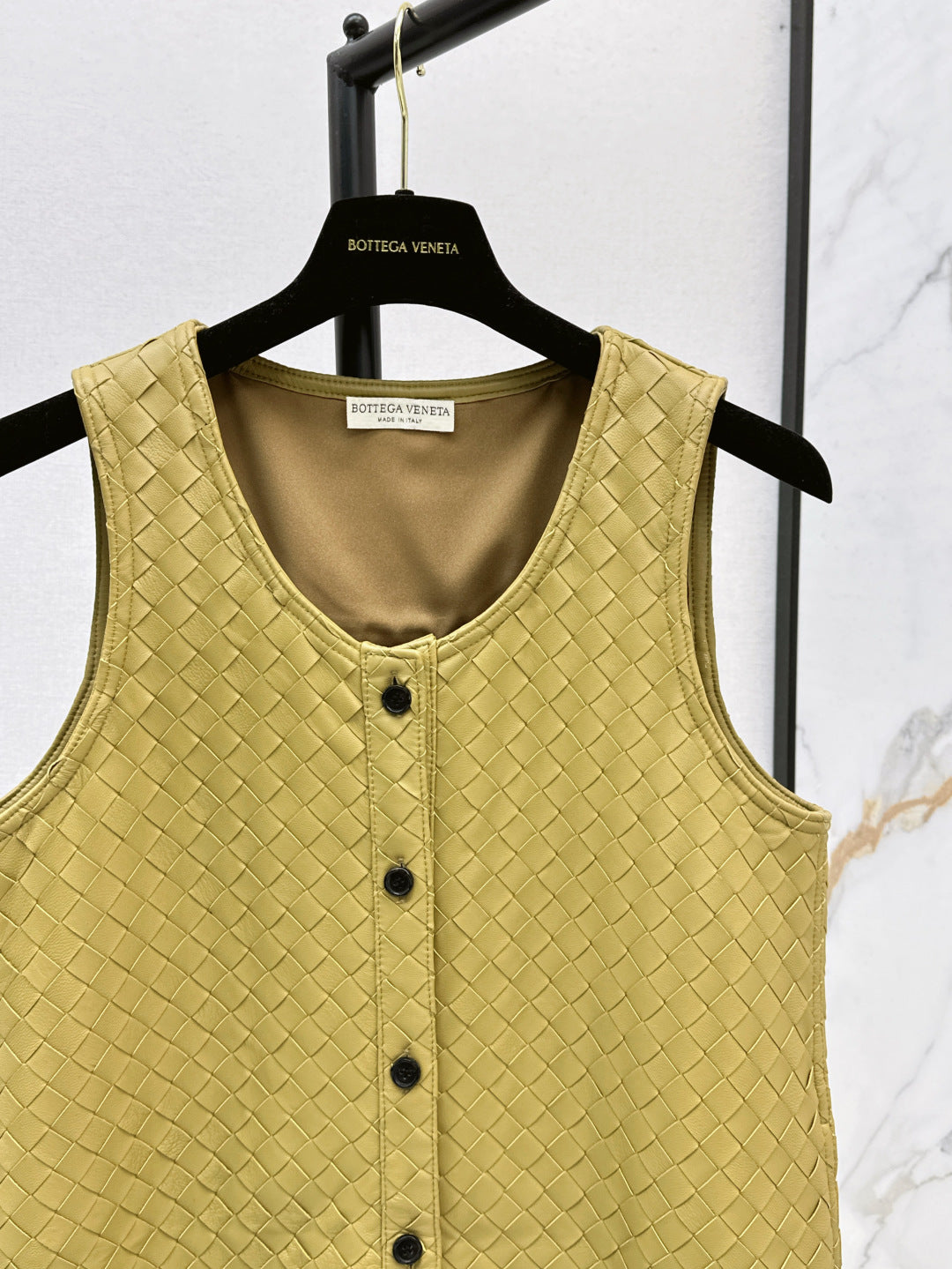 Bottega 25ss sleeveless leather jacket